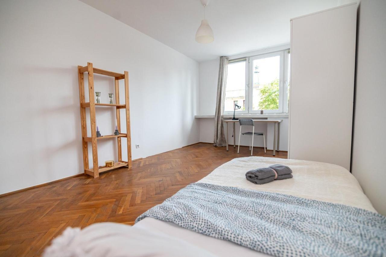 Regem Nowogrodzka Butas Warsaw
