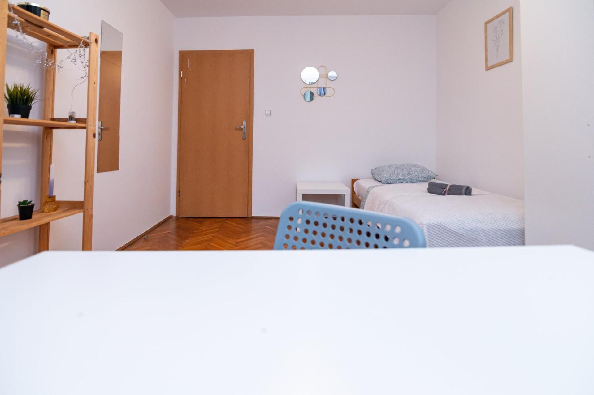 Regem Nowogrodzka Butas